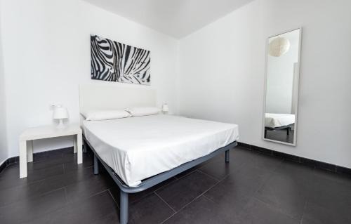 El Ejido Apartment | FUN BUILDING FLATS by HOMEABOUT