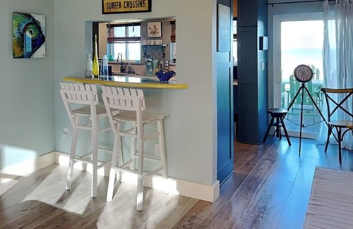 Painters Hill House | Fun Oceanfront Bungalow- Amazing Views, Close to Boardwalk