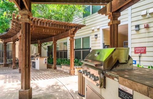 South Congress Apartment | Fun Soco 1BR King Suite w Gympickleballlaundry