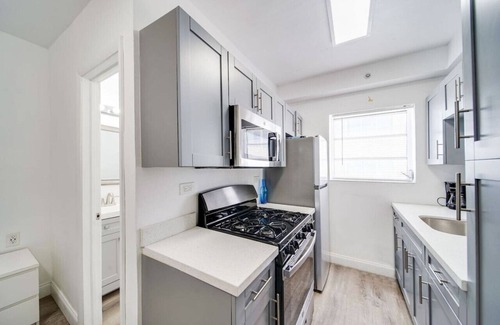 South Beach Condo | Fun & Value Ocean Dr, South Beach, Steps to Beach