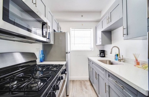 South Beach Condo | Fun & Value Ocean Dr, South Beach, Steps to Beach