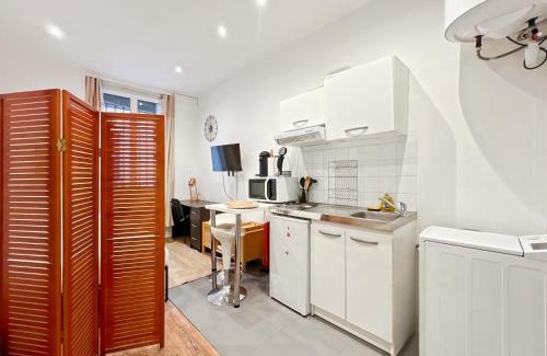 Quartier de la Folie-Mericourt Apartment | Functional apartment, Belleville, Paris 11