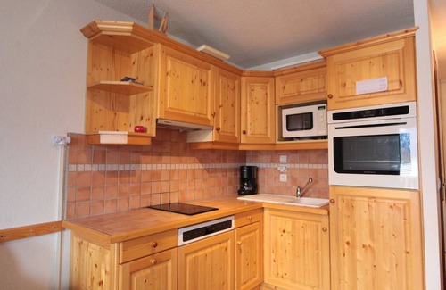 Les Carroz-d'Araches Apartment | Functional 3-Room Apt for 6 with Parking, Central, Close to Shops and Slopes