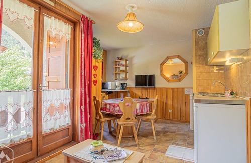 Aussois Apartment | Functional studio with balcony in Aussois, 2 pers., parking included