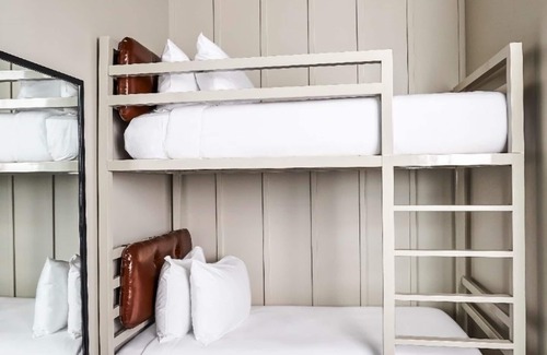 East Nashville Hotel | Funky Boutique Room w/Floor-to-Ceiling Views Near Nashville Sights!