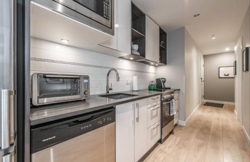 Downtown Victoria Condo | Funky one bedroom in the Cityzen Residences