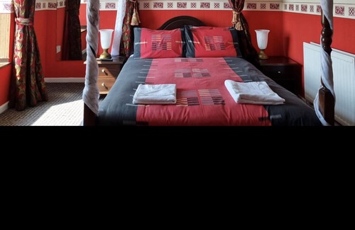 South Shore Hotel | Funky Towers Hotel