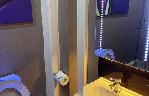 South Shore Hotel | Funky Towers Hotel