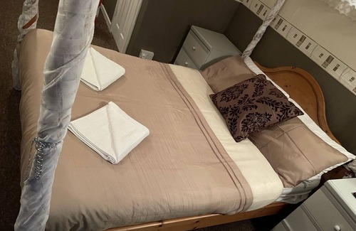 South Shore Hotel | Funky Towers Hotel