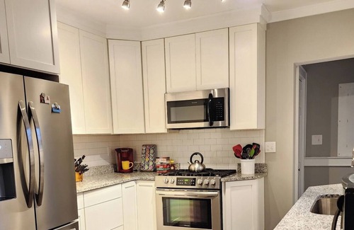 Elizabeth City House | Fur baby friendly home close to the water, downtown and the University.