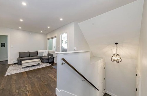 Port Coquitlam House | Furnished 1 bedroom 1 bathroom guest house in Port Coquitlam with secure parking