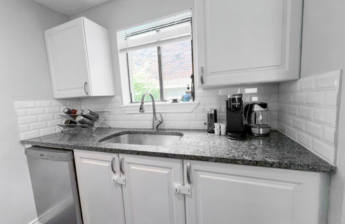 Junius Heights Apartment | Furnished 1BR in Dallas, TX