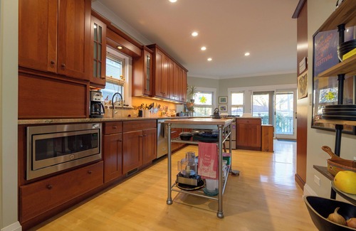 Old Irving Park House | Furnished 2-Bed, 1.5-Bath Home – Old Irving Park – Perfect for Longer Stays!