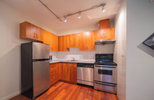 Central Apartment | Furnished 2 Bedroom Waterfront Station 440 Richards