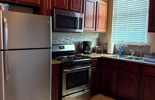 Lower Garden District House | Furnished 2BR/1BA Lower Garden District Home – Washer/Dryer, Kitchen, Sleeps 8
