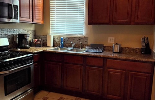 Lower Garden District House | Furnished 2BR/1BA Lower Garden District Home – Washer/Dryer, Kitchen, Sleeps 8