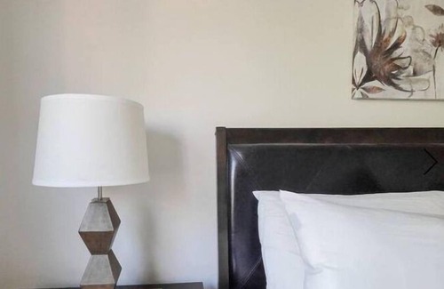 South Pandosy Resort | Furnished 2BR Loft | Kelowna