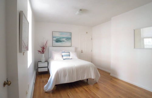 Dudley Square House | Furnished 3- Bedrooms near Hospitals & Universities in vibrant Boston w/Wifi.