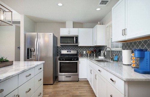 West San Antonio House | Furnished 3BR Near Lackland AFB Insurance/ALE Housing Fast Wi-Fi Washer/Dryer