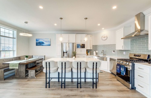 Marblehead House | Furnished Screened Porch: Baypoint Resort Home!