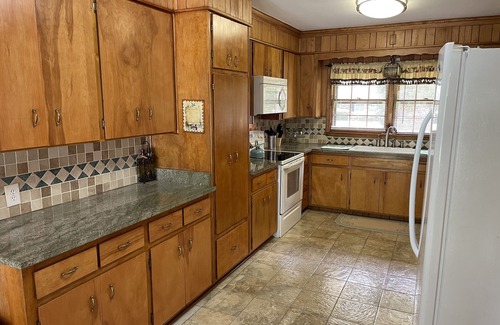 Savannah House | Furnished Short Term Rental near Hospitals