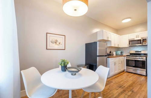 East Hollywood Apartment | Furnished Studio in Silver Lake