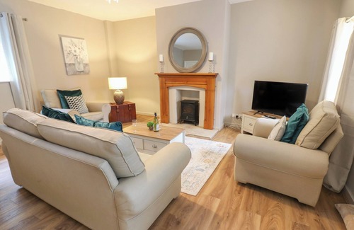 Richmond Cottage | FUSCHIA COTTAGE, pet friendly, character holiday cottage in Richmond