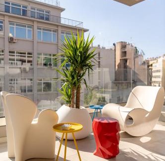Platia Viktorias Apartment | Futuristic 2BD Apt by Metro & Pedion Areos Park