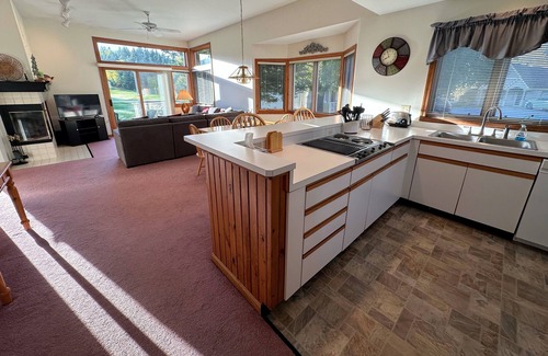 Bretton Woods Condo | FV38 Bretton Woods golf course single level home, WiFi, walking distance of Mt Washington Hotel
