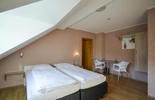 Igel Hotel | Gästehaus Rebstock
