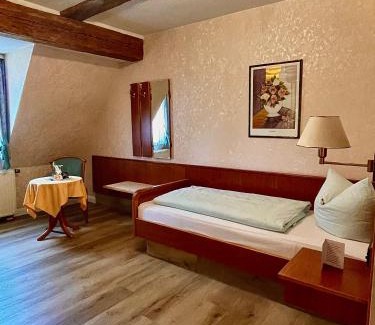Oberasbach Hotel | Gästehaus Wild Nürnberg-West