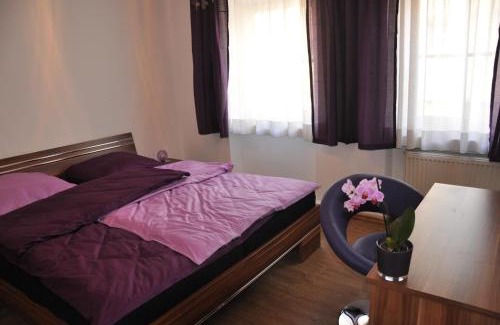 Rothenburg Old Town House | Gästezimmer Michelangelo