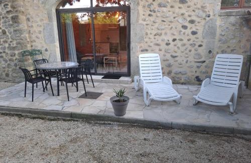 Aubenas Apartment | Gîte 1 "Mimosa" aux Magnolias