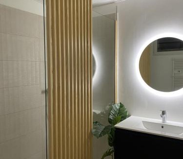 Beziers Apartment | Gîte 2p avec piscine sur un domaine de 3Ha