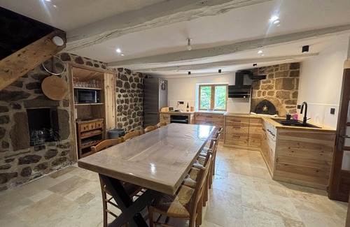 Jaujac House | Gîte 3 Confort Avec Piscine Privée au Coeur de L'ardèche