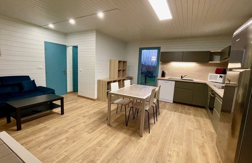Hautefort House | Gîte Avec SPA - Piscine Couverte, Étang de Pêche, Grand Parc