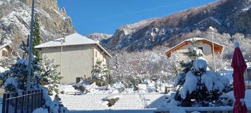 Saint-Martin-de-la-Porte House | gîte chez patou et joel 6 personnes