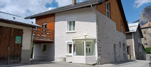 Saint-Martin-de-la-Porte House | gîte chez patou et joel 6 personnes