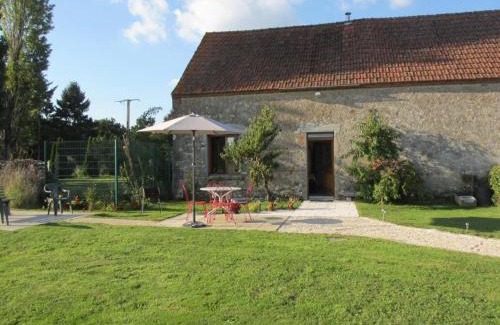 Guilly House | Gîte cosy en Val de Loire, proche Loire, Sologne, Sully/Loire - 1 ch, salon, cuisine, linge inclus - FR-1-590-30