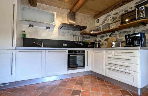 Rosieres House | Gîte d'exception avec spa, jardin paysagé et équipements haut de gamme à Blanlhac - FR-1-582-201