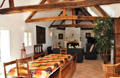 Azay-sur-Cher House | Gîte de charme près des Châteaux de la Loire avec jardin, terrasse et équipements pour familles - FR-1-381-359