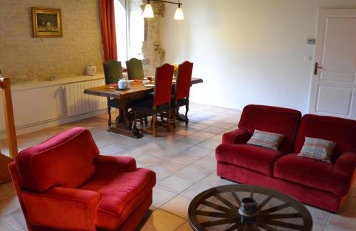 Saint-Cybardeaux House | Gîte familial avec piscine chauffée, jardin privé et équipements bébé en pleine propriété viticole. - FR-1-653-18