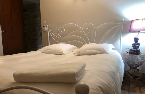 Caylus Cottage | Gîte Honoré de Balzac, for 4 people