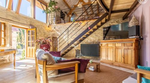 Antully House | Gîte La grange des Hirondelles 15 personnes 5litsdoubles 5litssimples 1convertible chez MAYMARD Yannick à 28 route de la croix forêt à ANTULLY réf à Gîte de France G2005 Corps de ferme entièrement rénové de bon standing