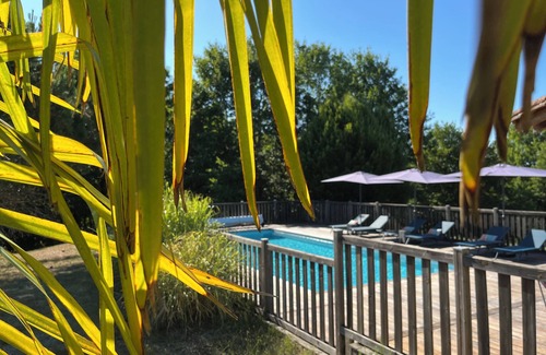 Valojoulx House | Gîte Le Pigeonnier in Montignac-Lascaux, large garden, private heated swimming pool