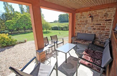 Mailhac-sur-Benaize House | Gîte Montbrugnaud: "les trois chênes"