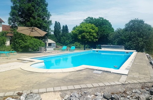 Singleyrac Cottage | Gîte Périgord Pourpre with park and swimming pool