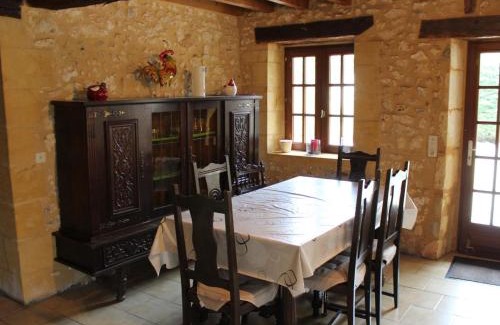 Naussannes House | Gîte périgourdin avec piscine partagée, cheminée et animaux admis près de Bergerac - FR-1-616-416