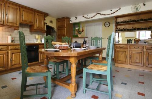 Croisances House | Gîte spacieux et rénové avec équipements modernes, terrasse et vaste jardin près de Gévaudan et Margeride - FR-1-582-301
