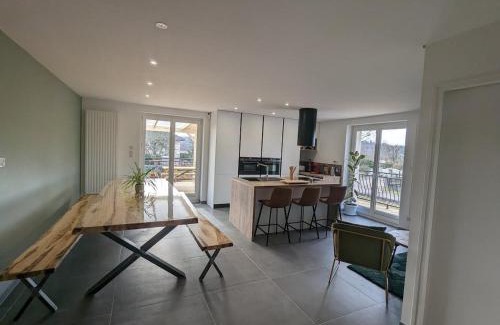 Chaumousey House | Gîte spacieux près du lac avec spa, aire de jeux, wifi et activités variées - FR-1-589-767